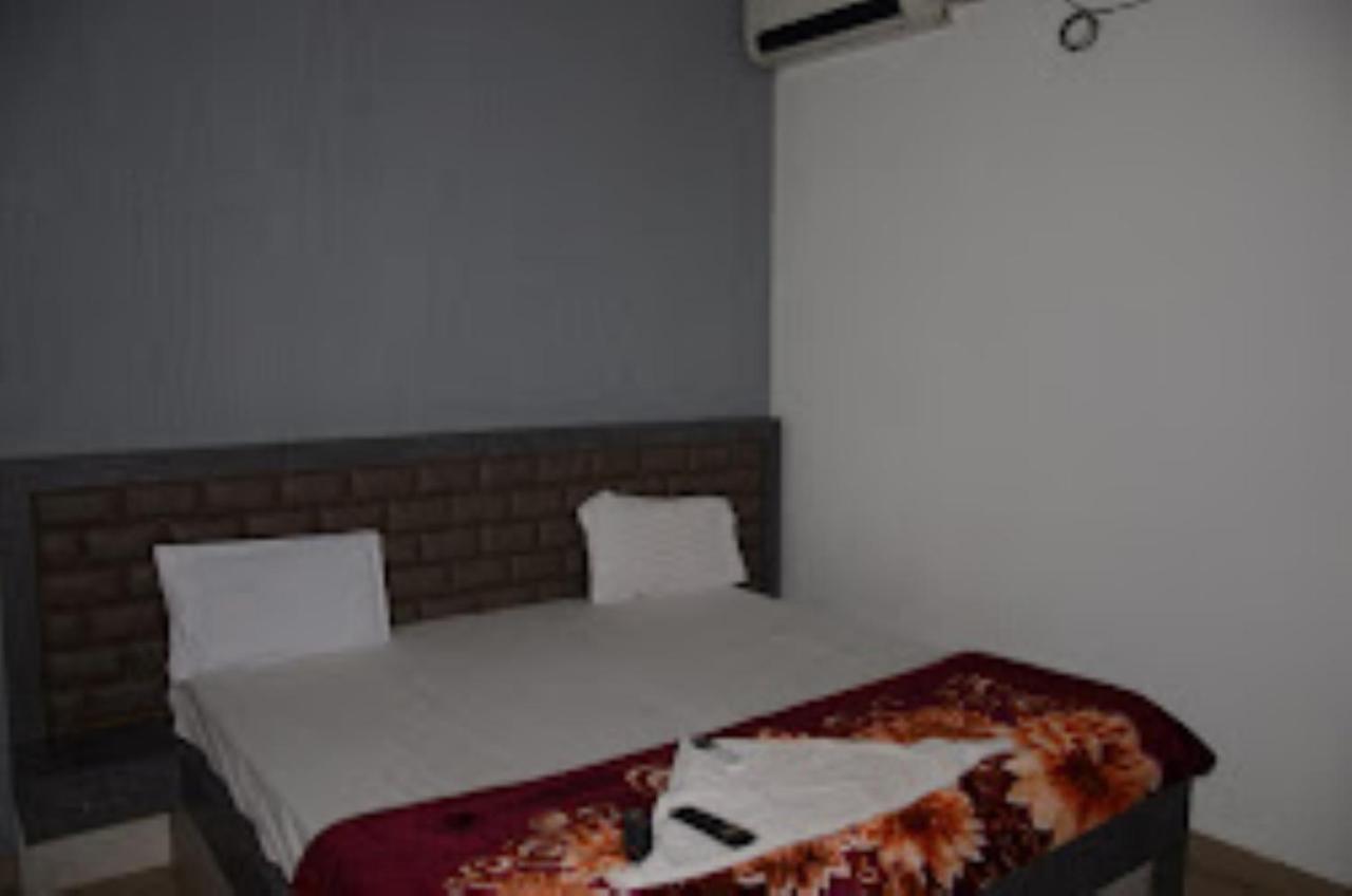 Hotel Rajawat , Madhya Pradesh Vidisha Exteriör bild